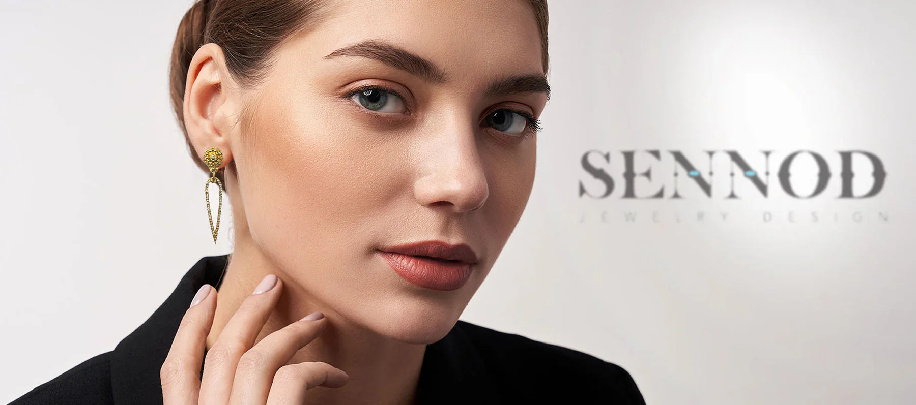 Everyday Elegance: How to Style Minimalist Jewelry from Sennod