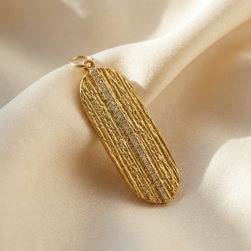 White Topaz textured Paddle Vignette