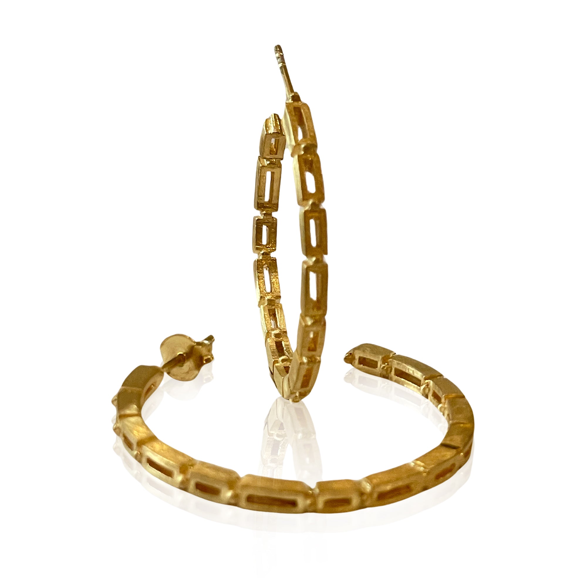 Maxine Classic Hoop-35mm-Gold Matte-Chain Link Pattern Hoop Earrings – Matte Finish Vermeil