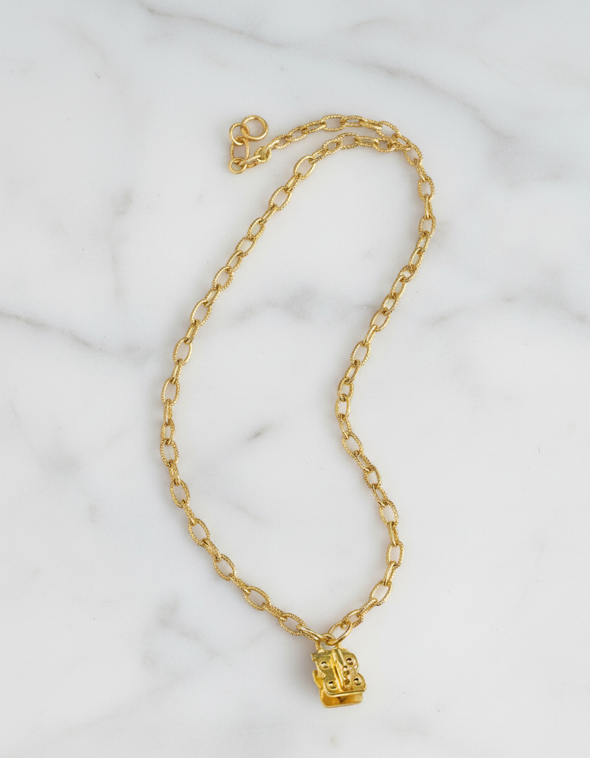 Matte Vignette Chain with Sennod Vignette Holder