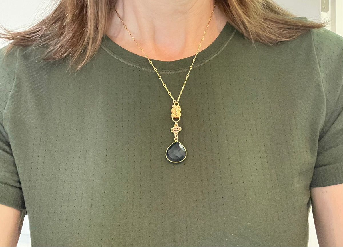Double-Sided Diamond Clover Pendant with Tear-Shaped Colored Stone – Vermeil
