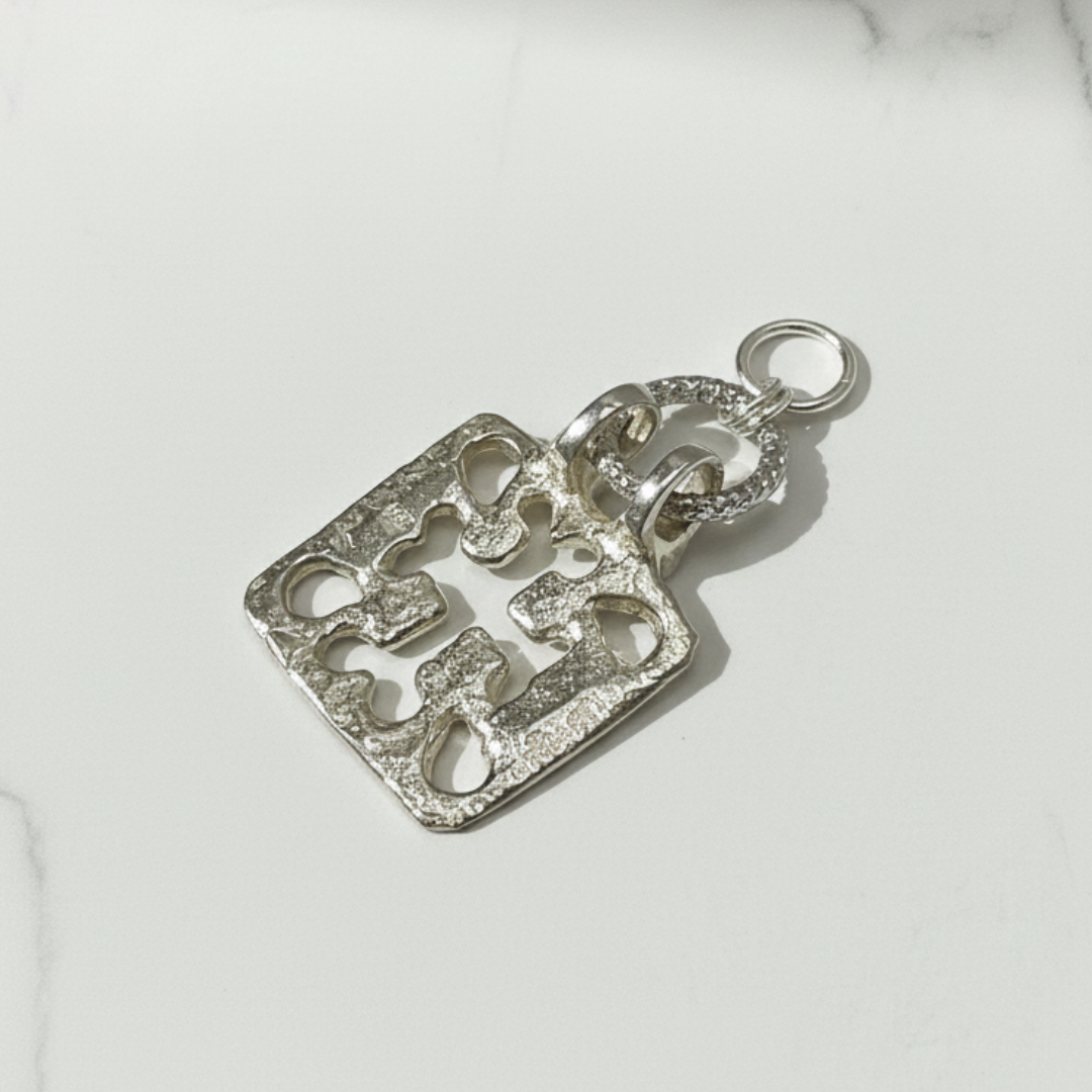 Triumph Vignette- Silver