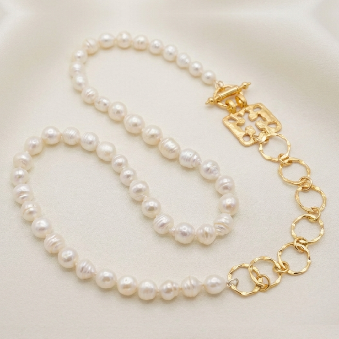 Pearls 10-11mm & Chain w/ Triumph Roman replica & Bar-38"- Gold