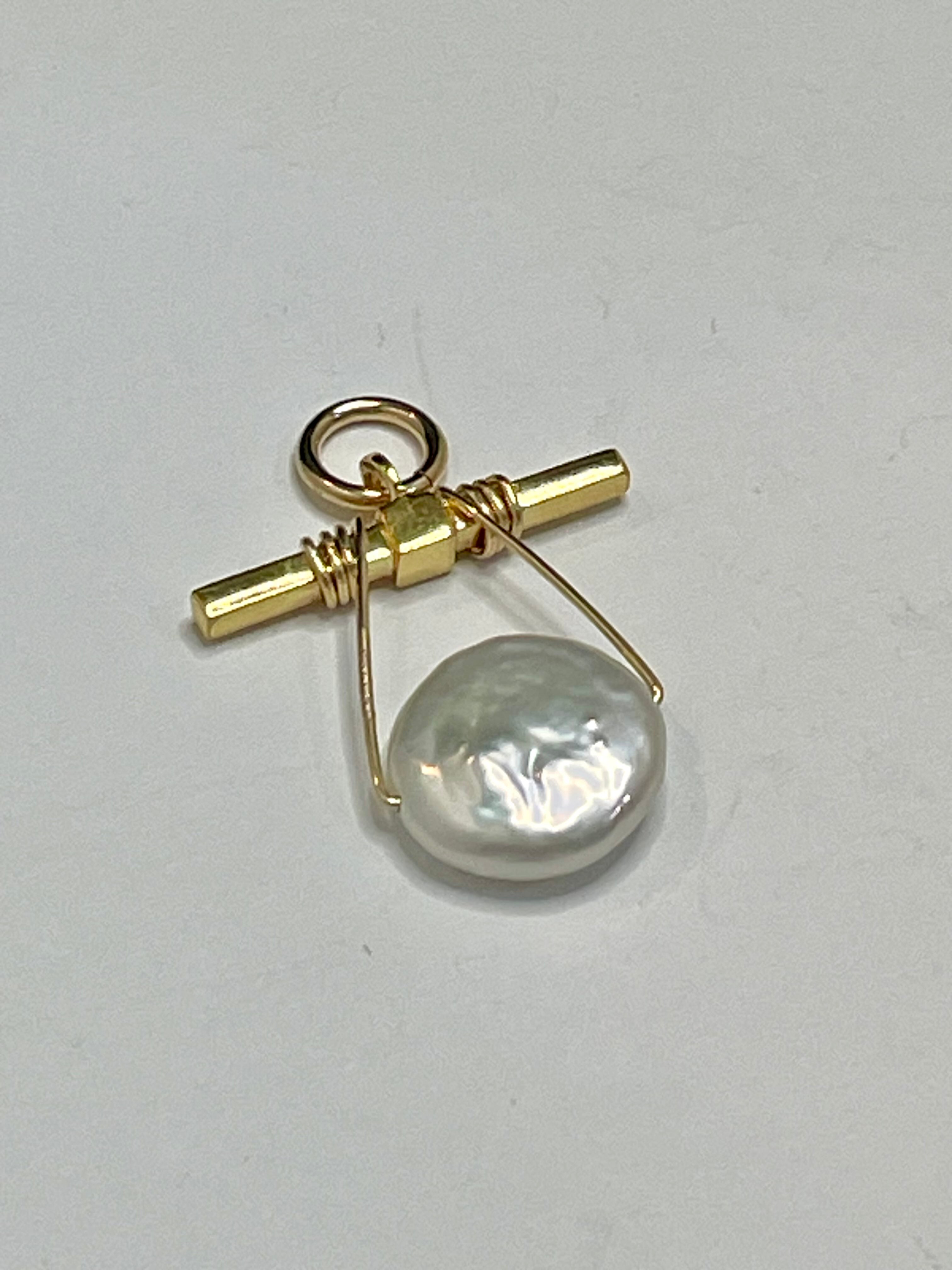Classic Coin Pearl Vignette