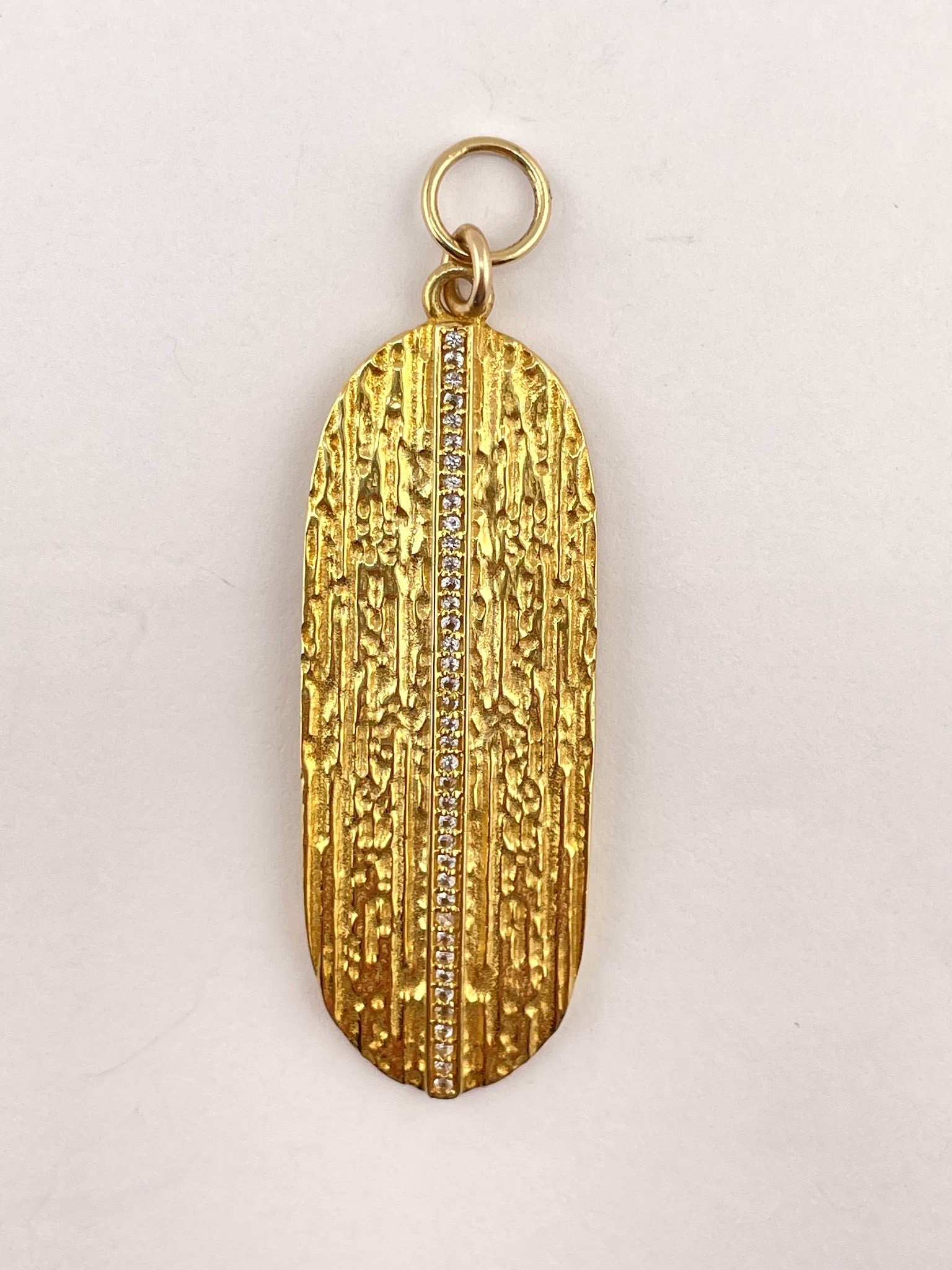 White Topaz textured Paddle Vignette