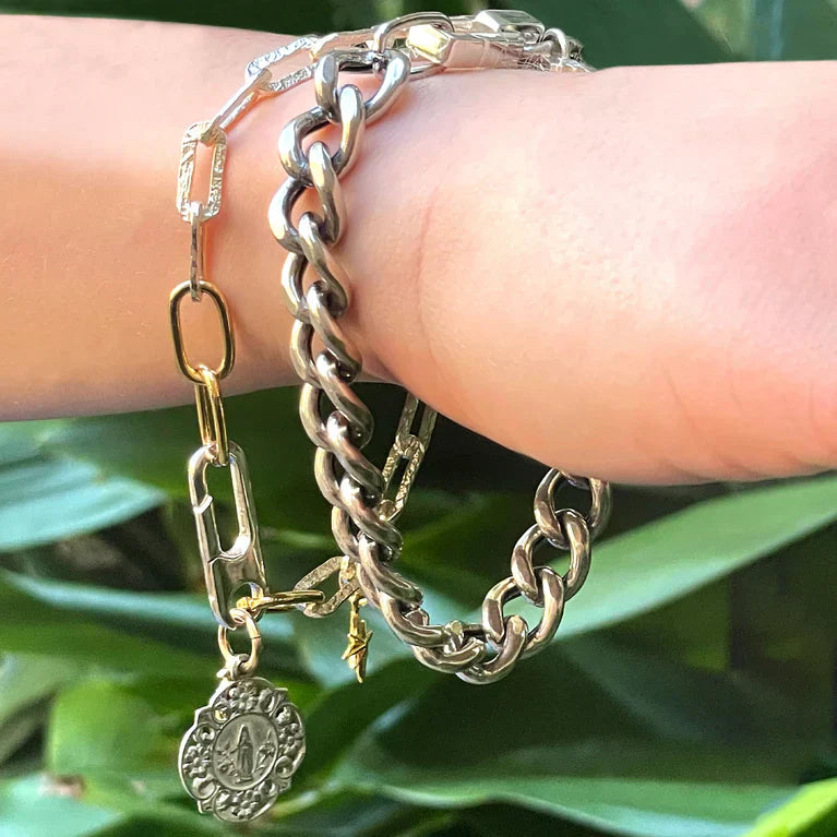 Stacked in Style: How Sennod Bracelets Elevate Your Everyday Look