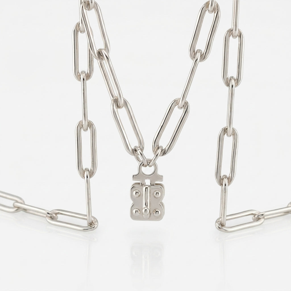 Paperclip Chain with Signature Vignette Holder