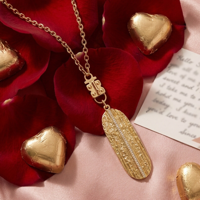 White Topaz textured Paddle Vignette